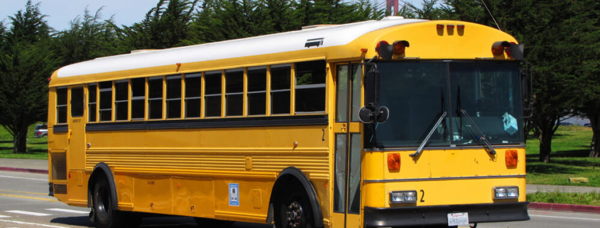 How to Avoid Accidents with School Buses